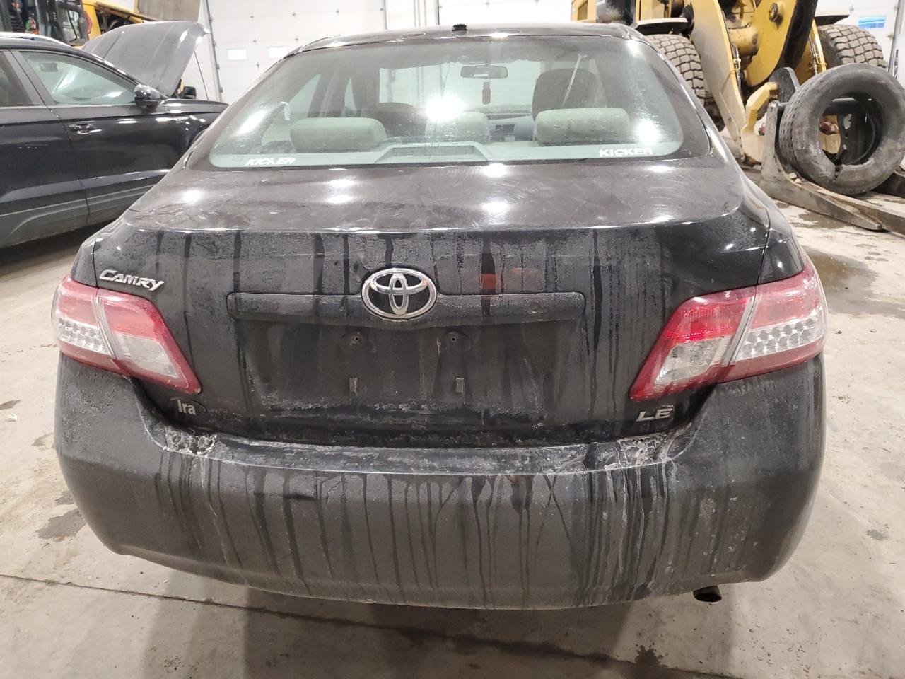 2010 TOYOTA CAMRY - Image 6