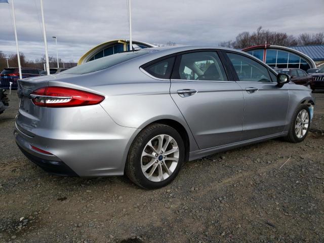 2020 Ford FUSION - Image 3