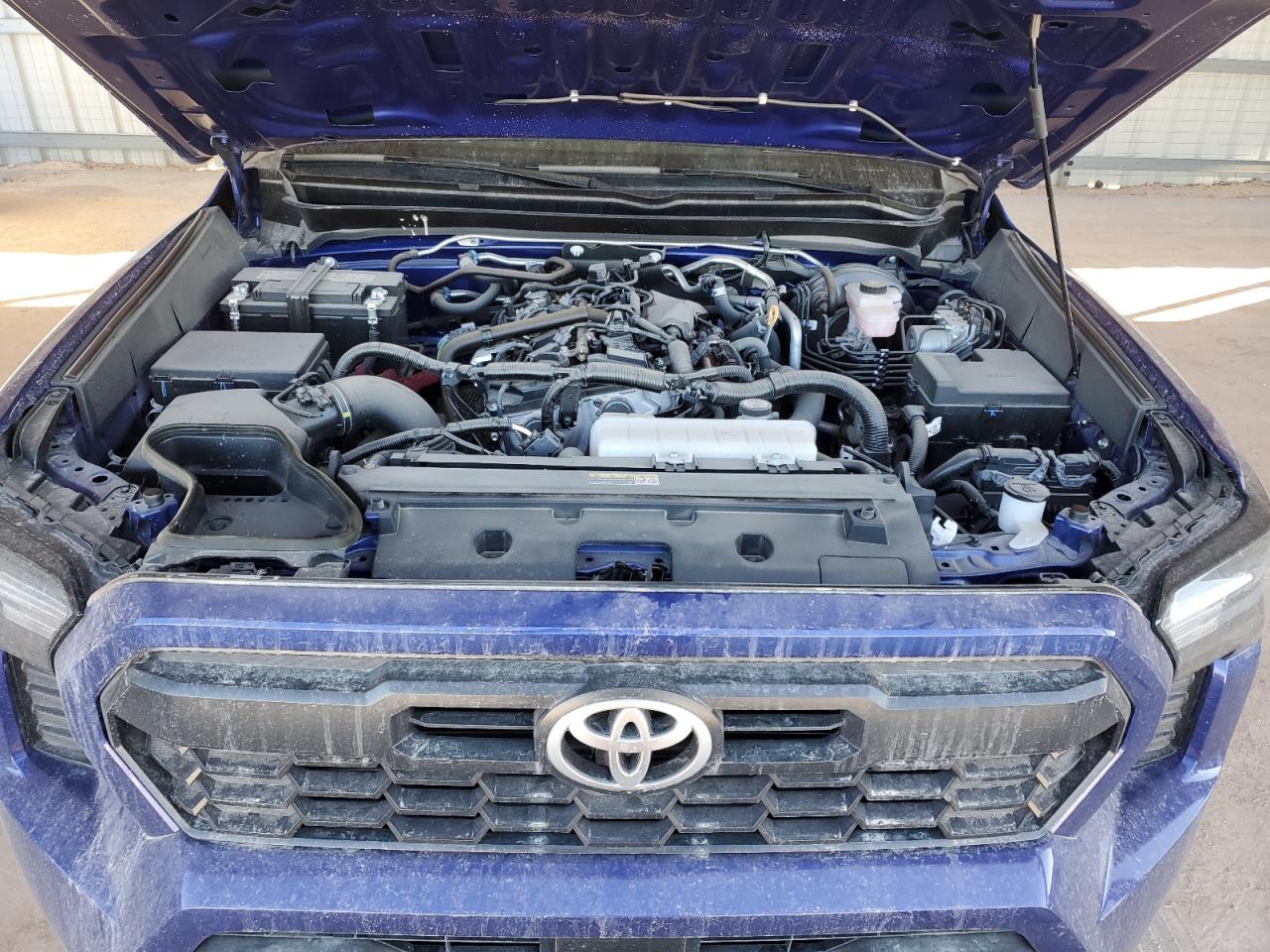 2024 TOYOTA TACOMA BLUE - Image 11