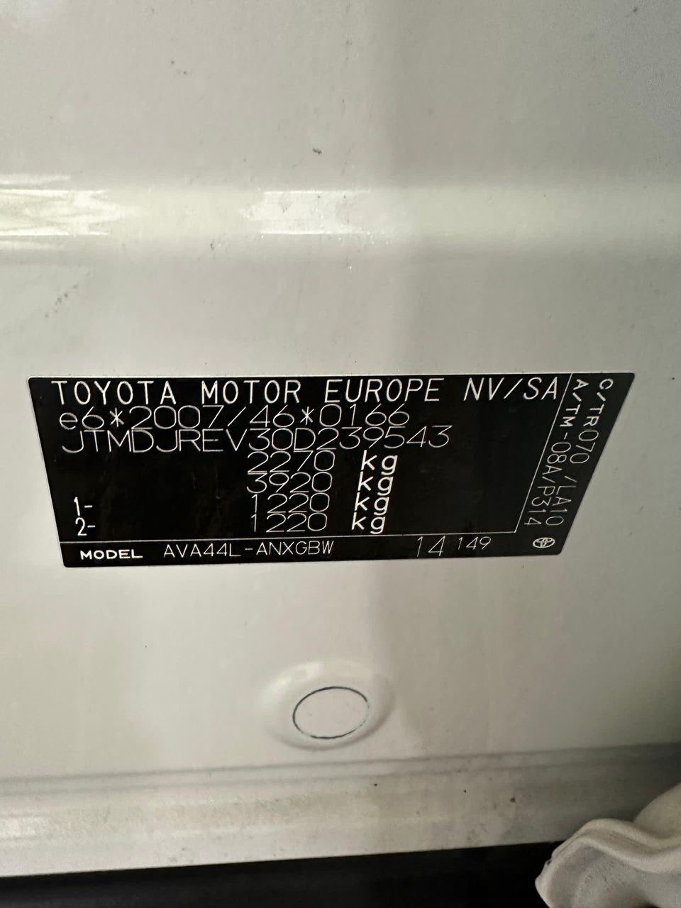 2018 Toyota RAV4 - Image 10