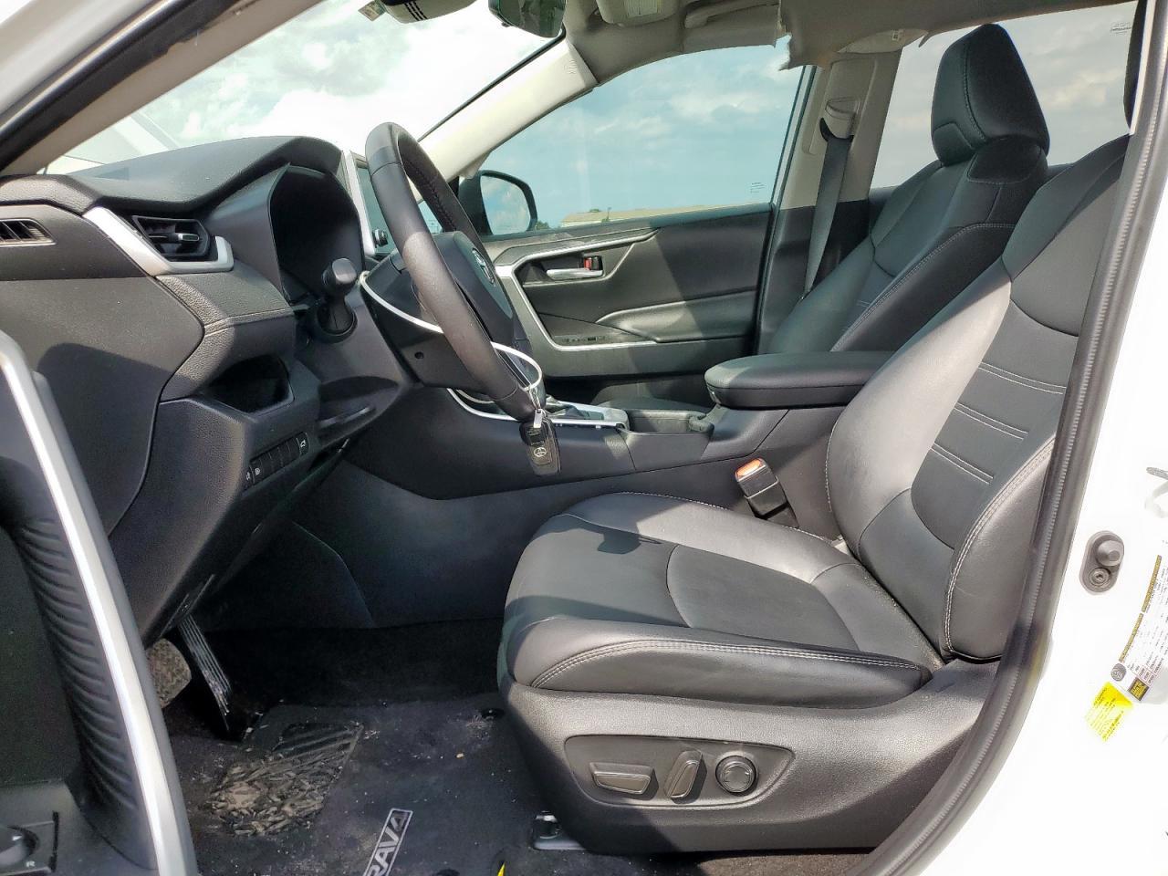 2023 Toyota RAV4 - Image 8