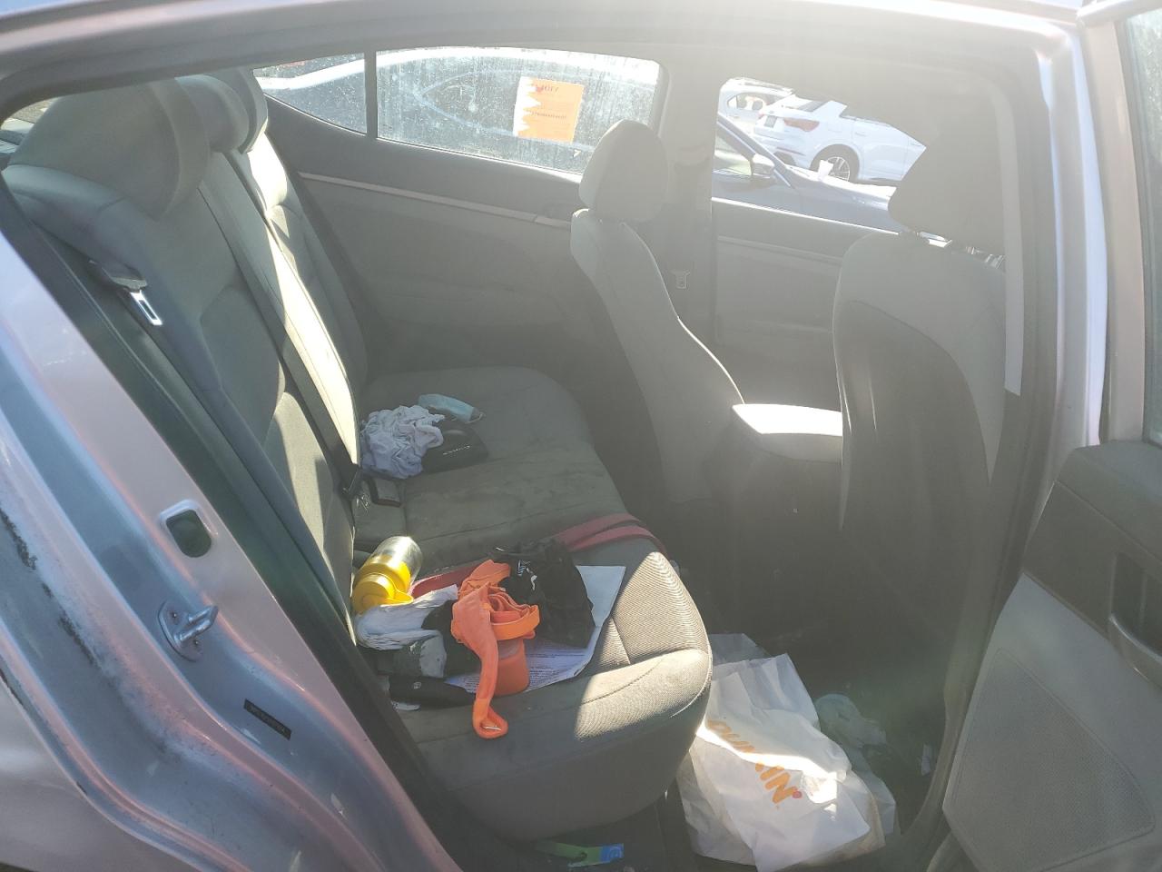 2017 HYUNDAI ELANTRA - Image 10