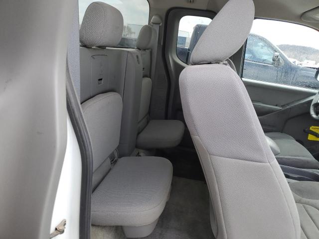 2015 Nissan FRONTIER - Image 10