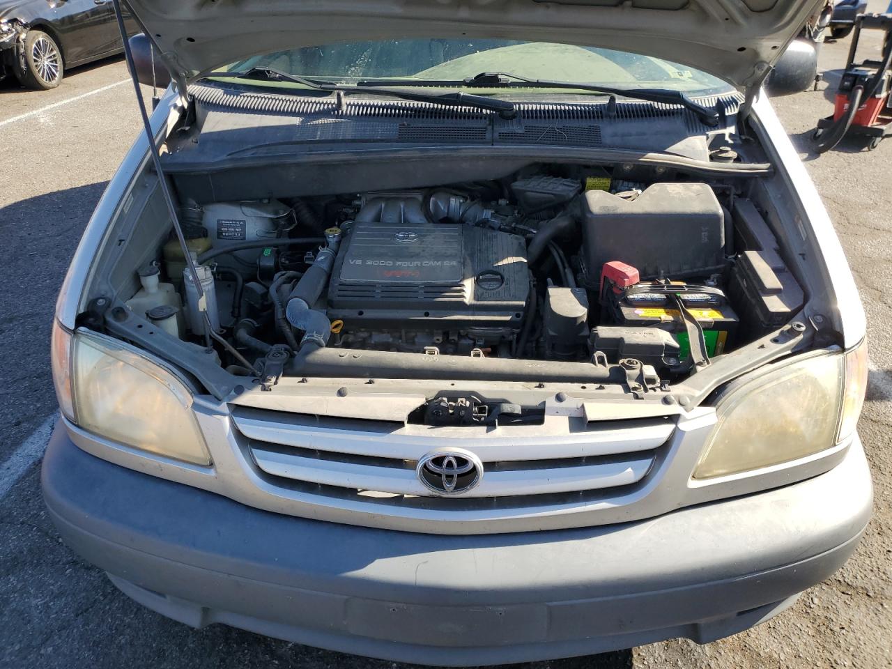 2002 TOYOTA All Models - Image 12