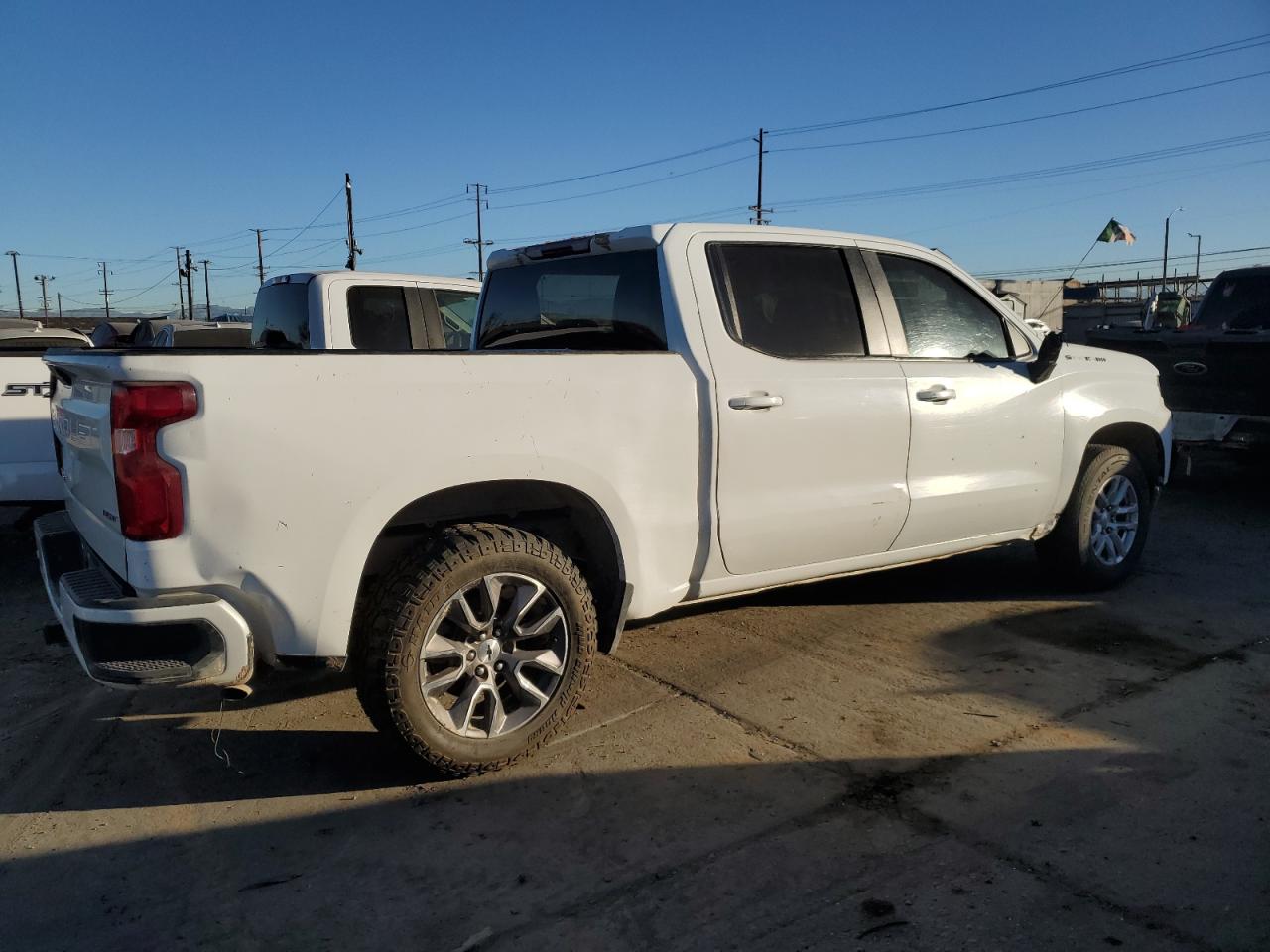 2022 CHEVROLET ALL Models WHITE - Image 3