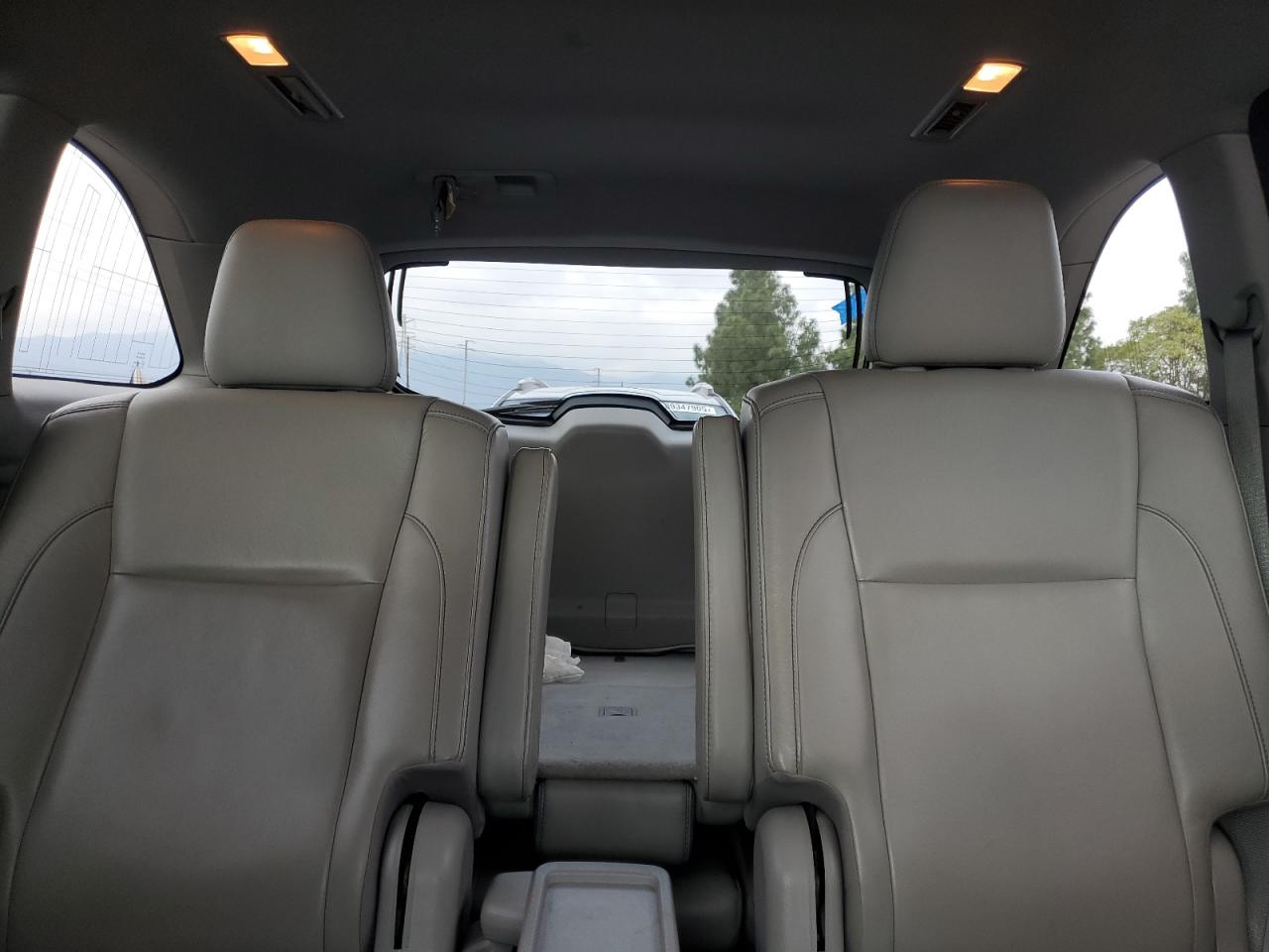 2017 Toyota Highlander - Image 10