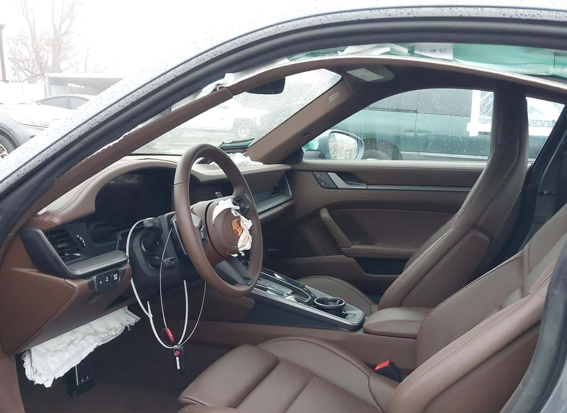 2025 Porsche 911 - Image 9