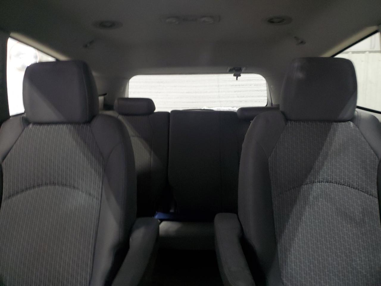 2011 Chevrolet Traverse - Image 10