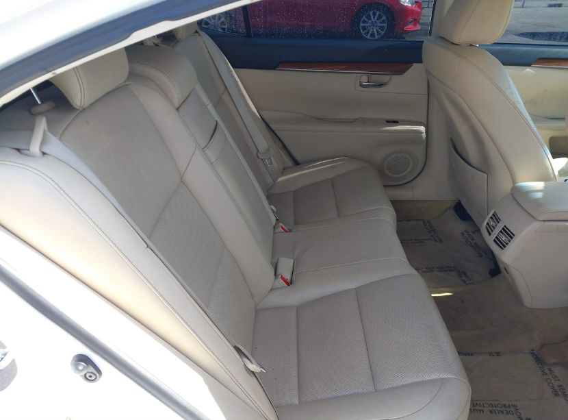 2014 Lexus ES 300H - Image 8