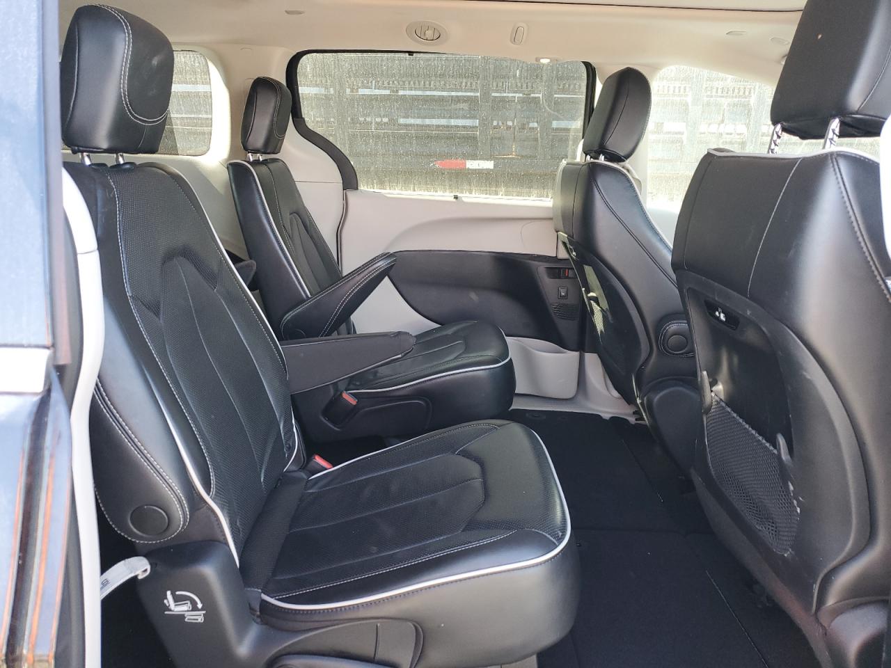 2022 CHRYSLER PACIFICA - Image 11