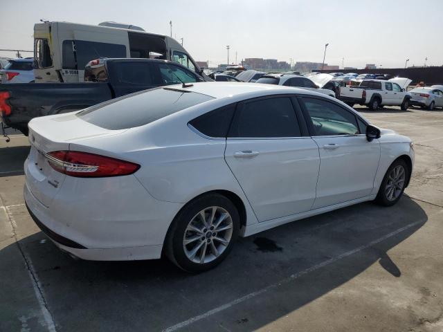 2017 Ford FUSION - Image 3