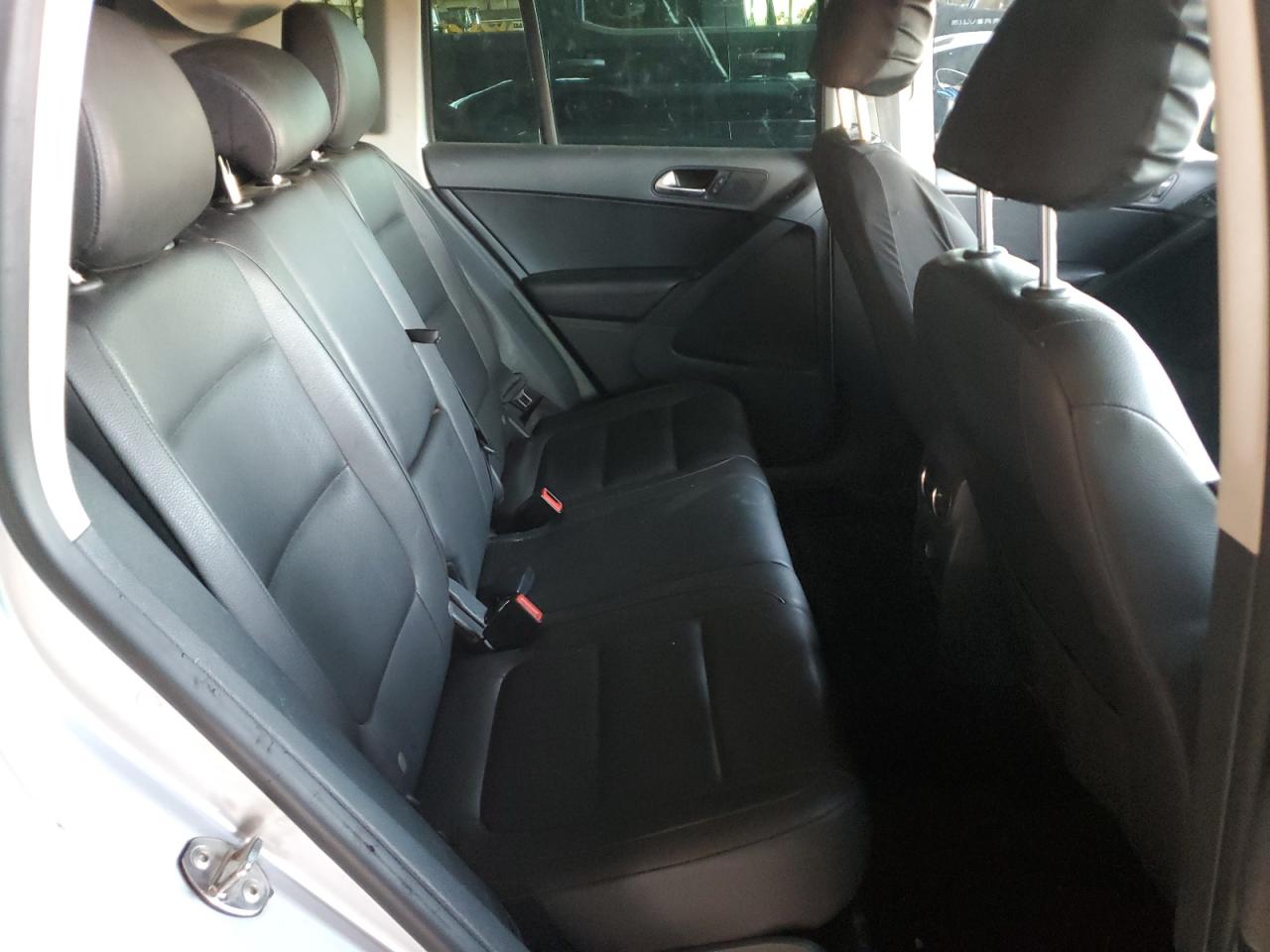 2013 VOLKSWAGEN TIGUAN - Image 11