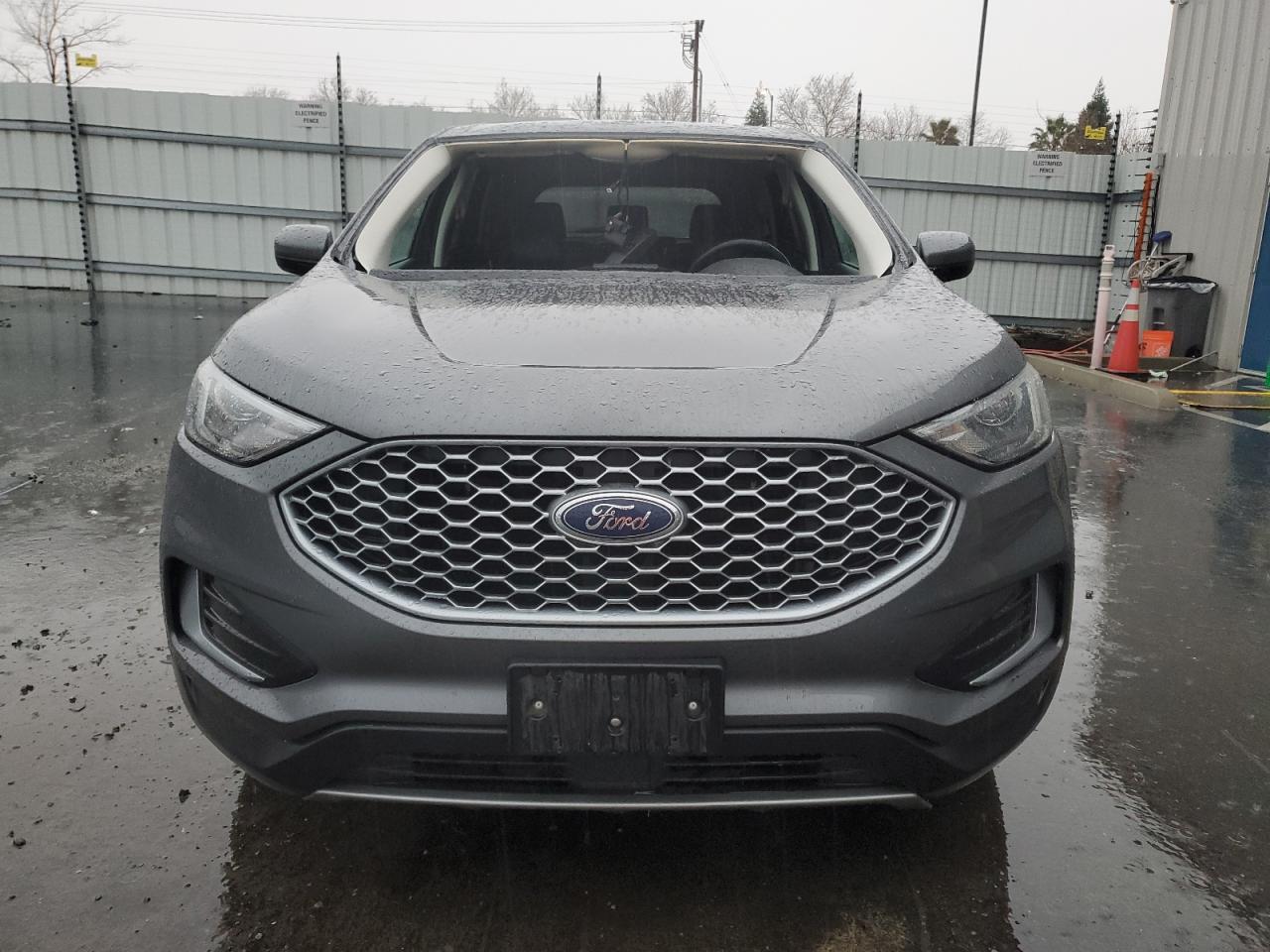 2023 Ford Edge - Image 5