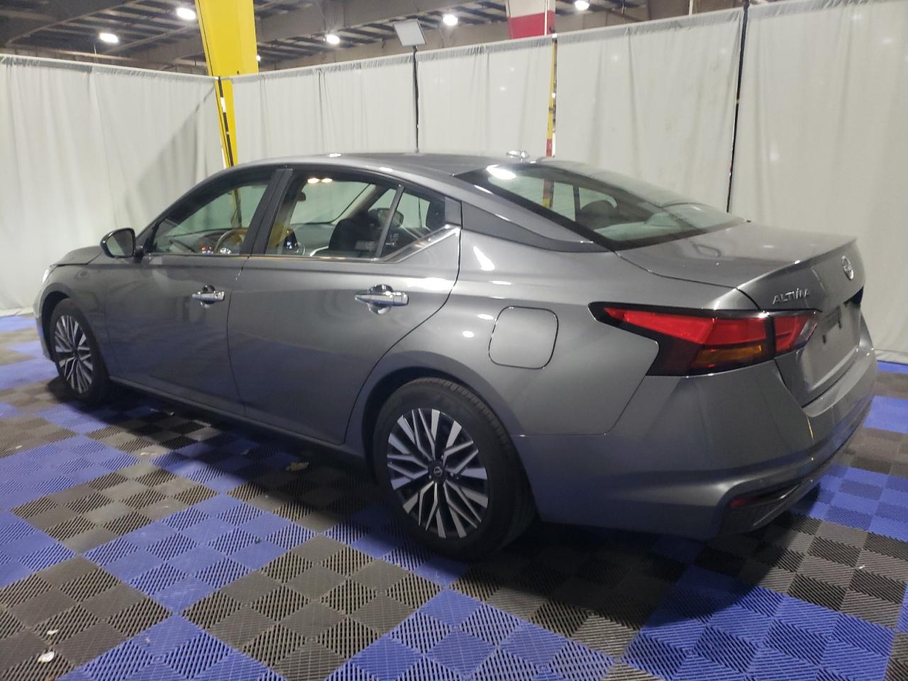 2024 Nissan Altima - Image 2