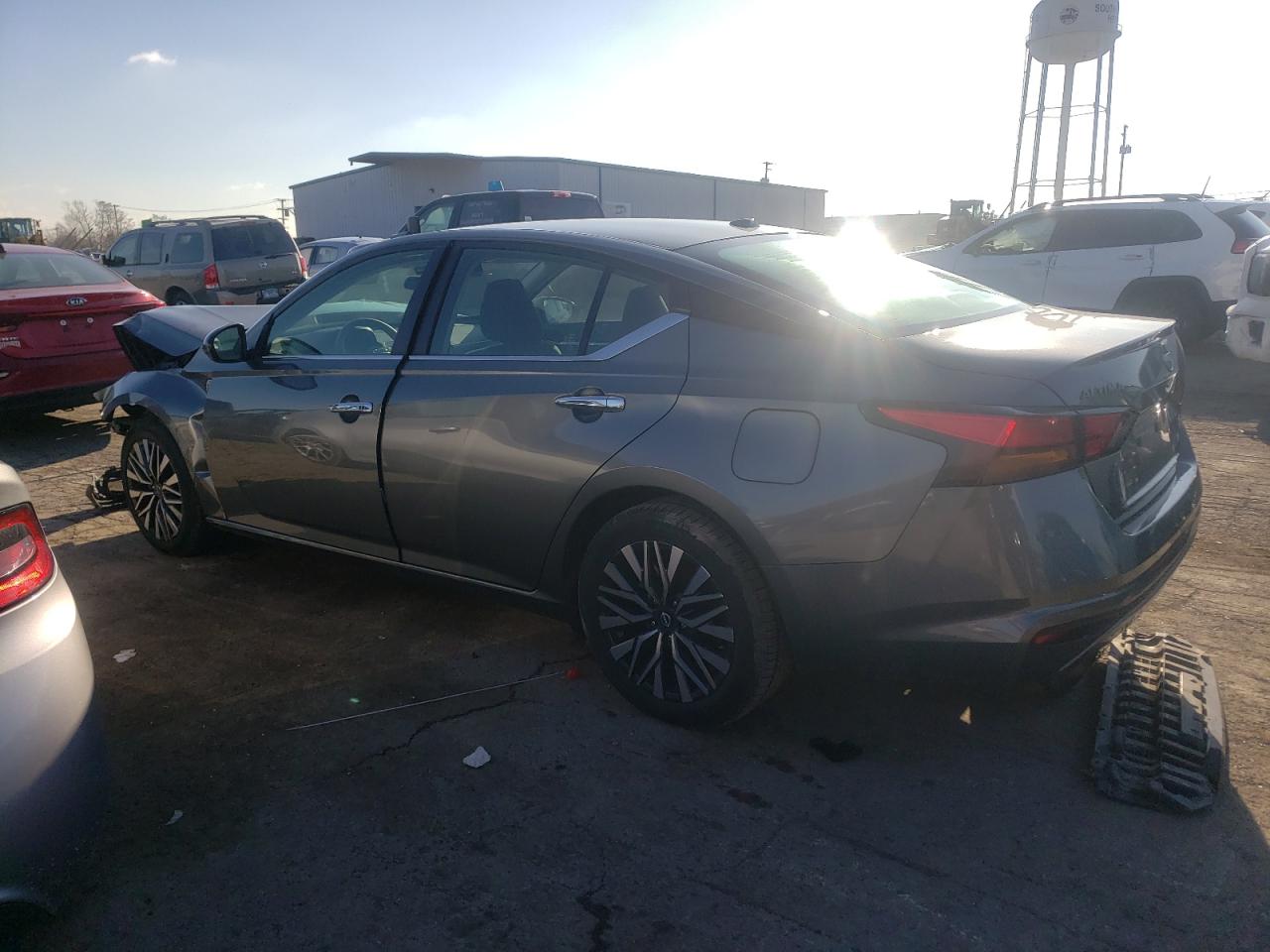 2023 Nissan Altima - Image 2
