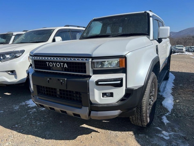 2024 Toyota Land Cruiser Prado - Image 3