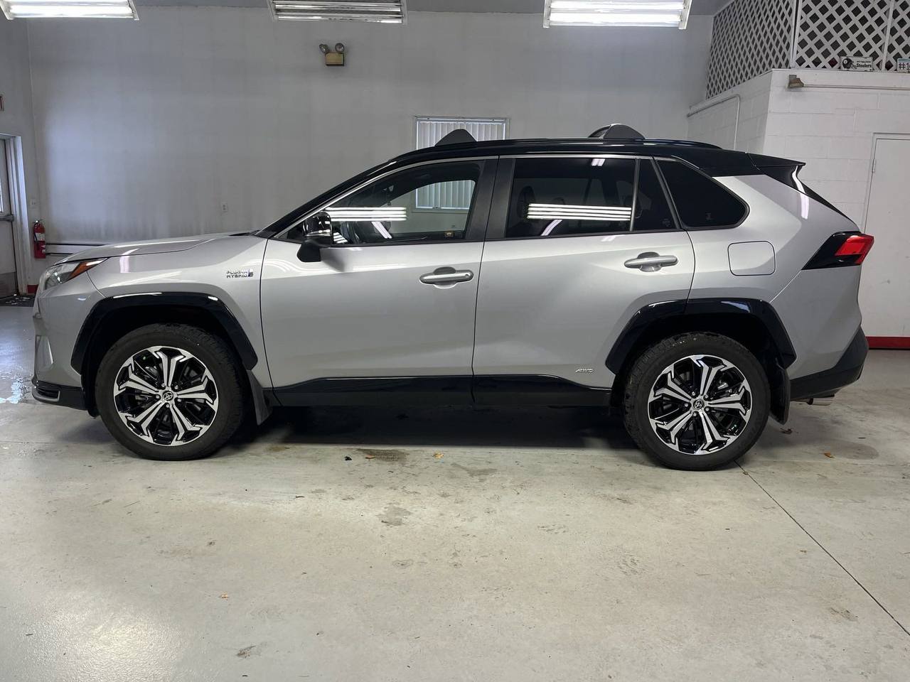 2023 Toyota Rav4 Hybrid - Image 7