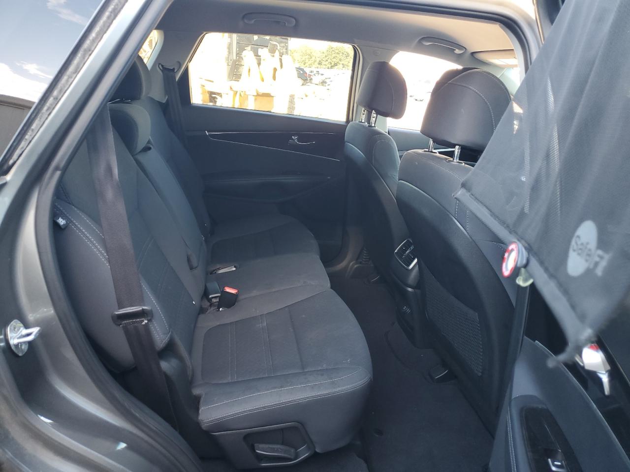 2017 KIA SORENTO - Image 11