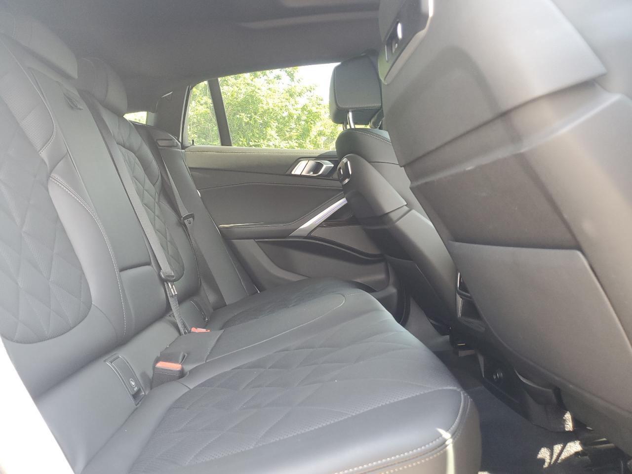 2025 BMW X6 - Image 7