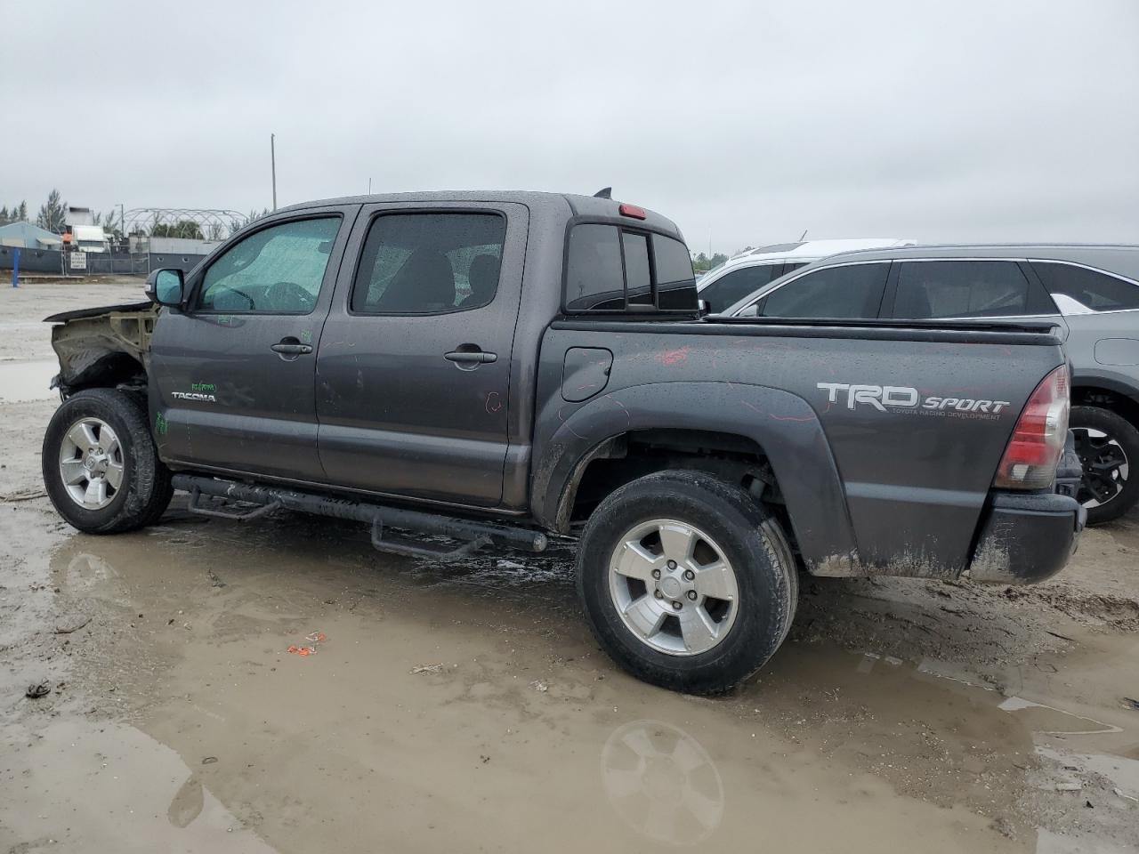 2015 Toyota Tacoma - Image 2
