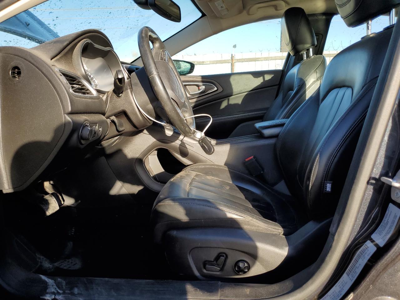 2017 Chrysler 200 - Image 7