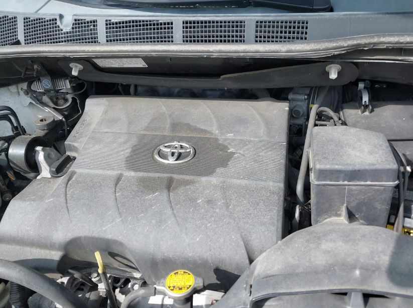 2014 Toyota Sienna XLE LIMITED - Image 9