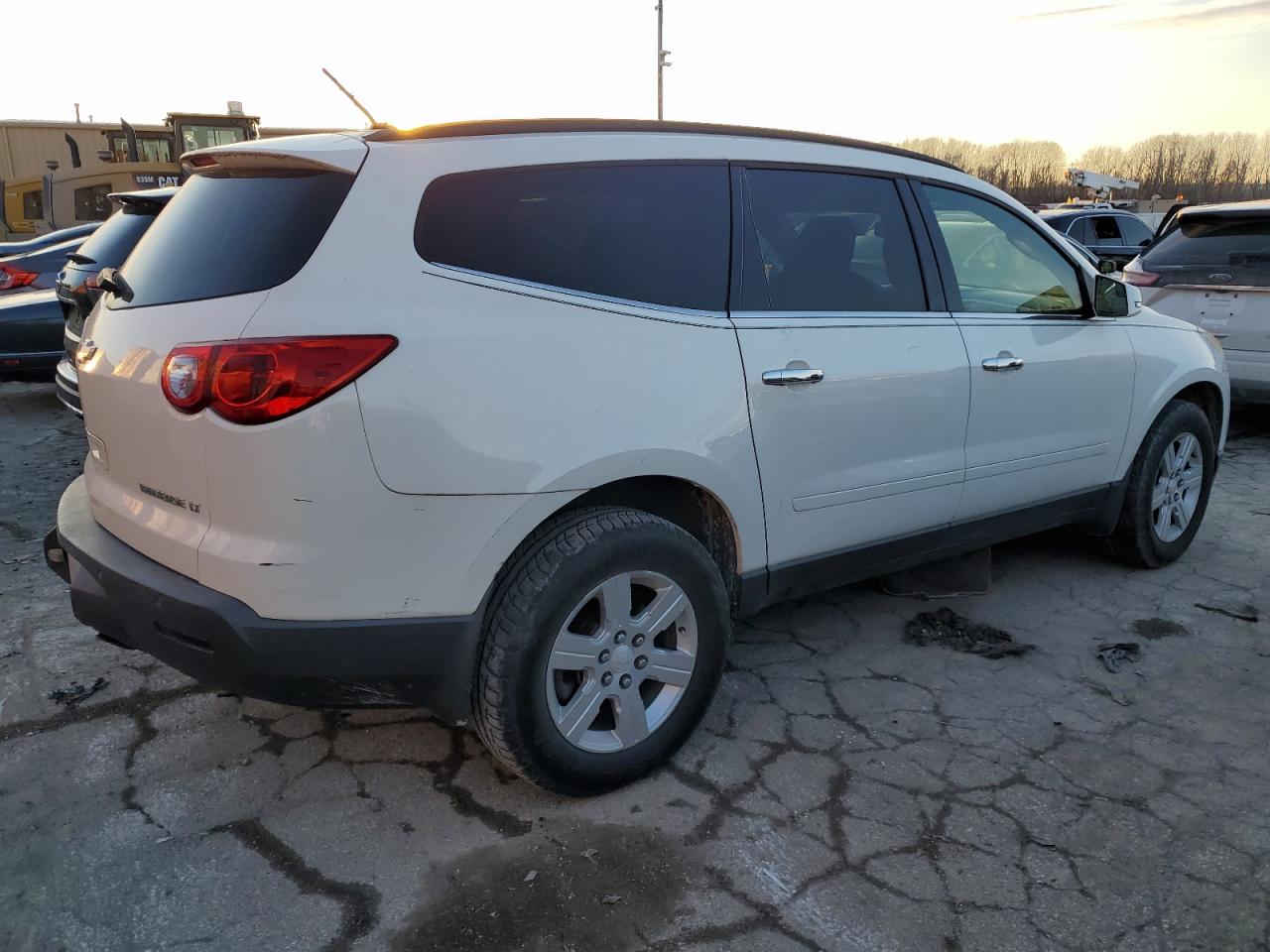 2011 CHEVROLET TRAVERSE - Image 3