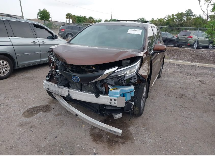 2022 Toyota Sienna - Image 7