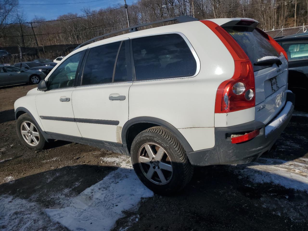2005 VOLVO XC90 - Image 2