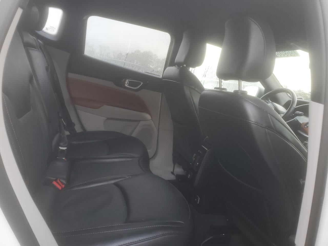 2023 Jeep Compass - Image 11