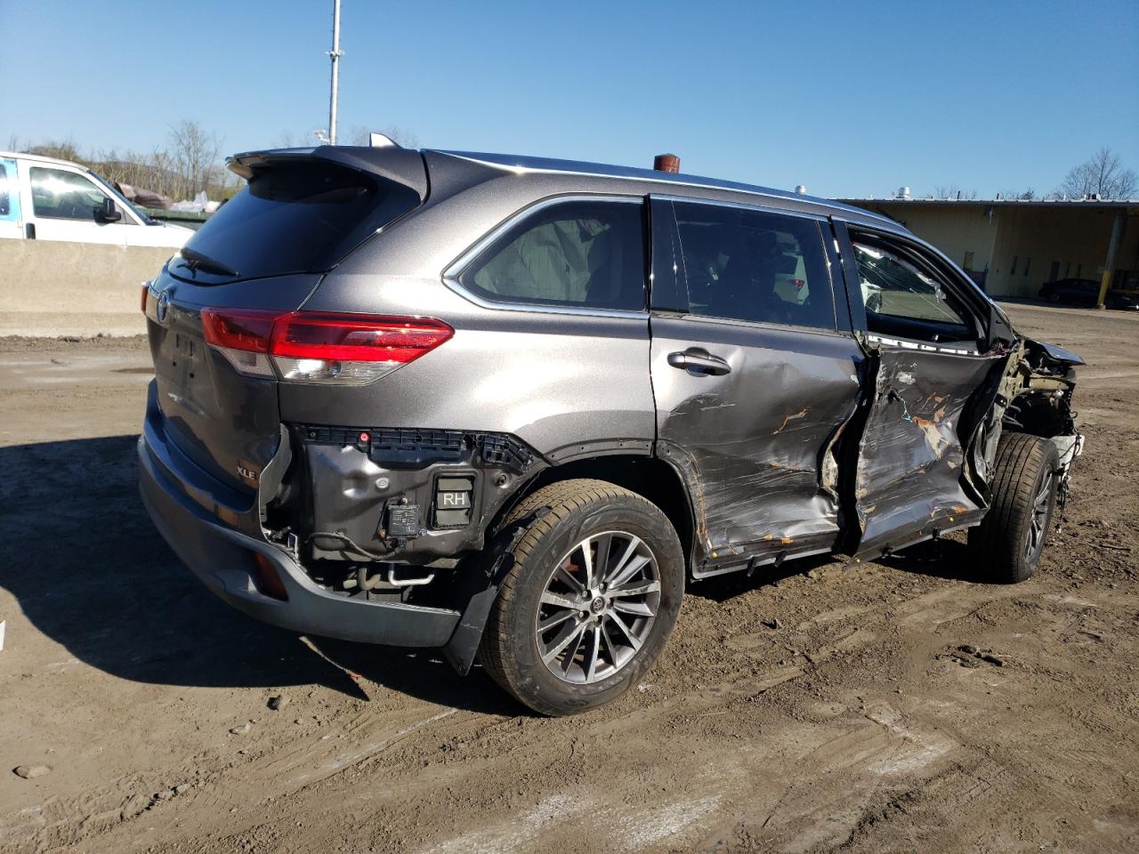 2017 TOYOTA HIGHLANDER GRAY - Image 3