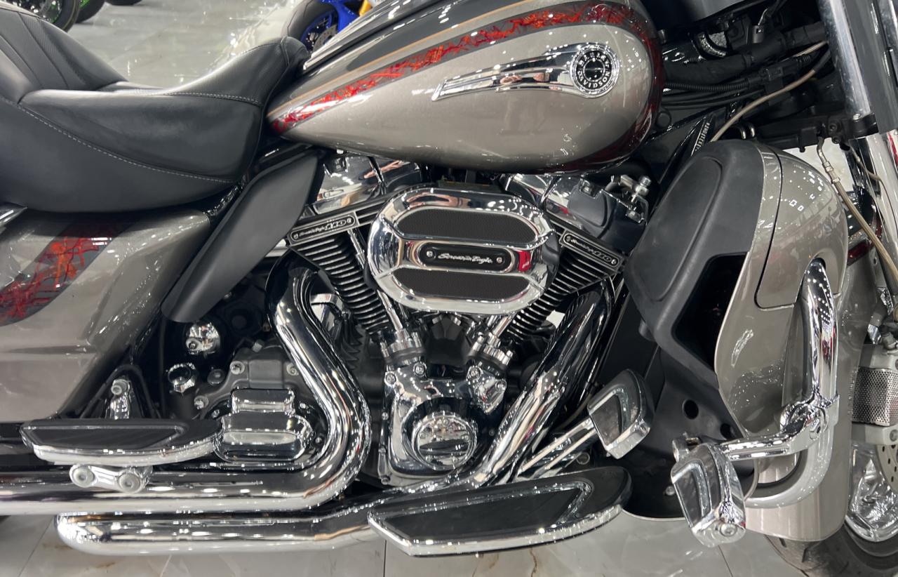 2016 HARLEY-DAVIDSON FLSE BLACK - Image 7