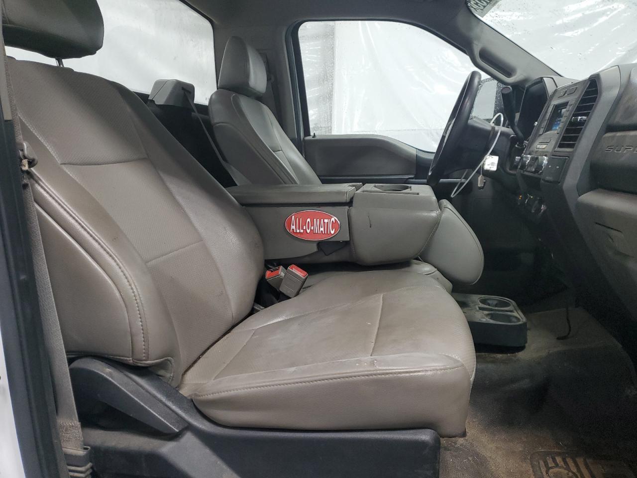2019 FORD F250 WHITE - Image 10