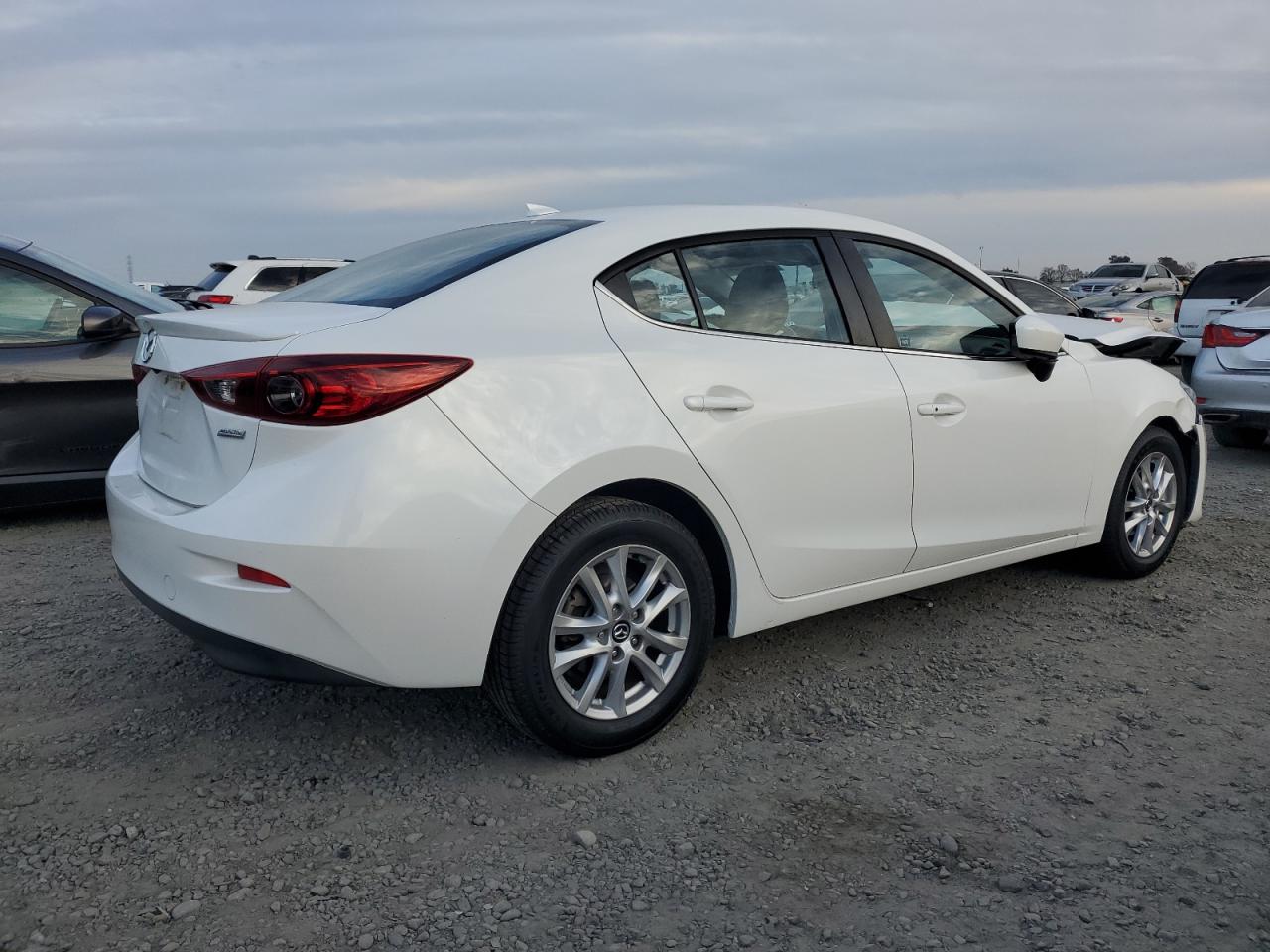 2016 MAZDA 3 - Image 3