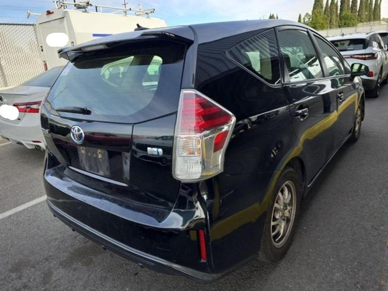 2015 TOYOTA PRIUS - Image 4