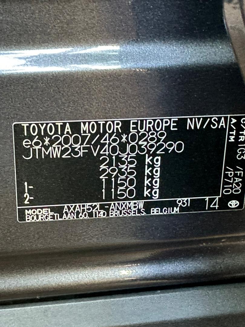2022 Toyota RAV4 - Image 8