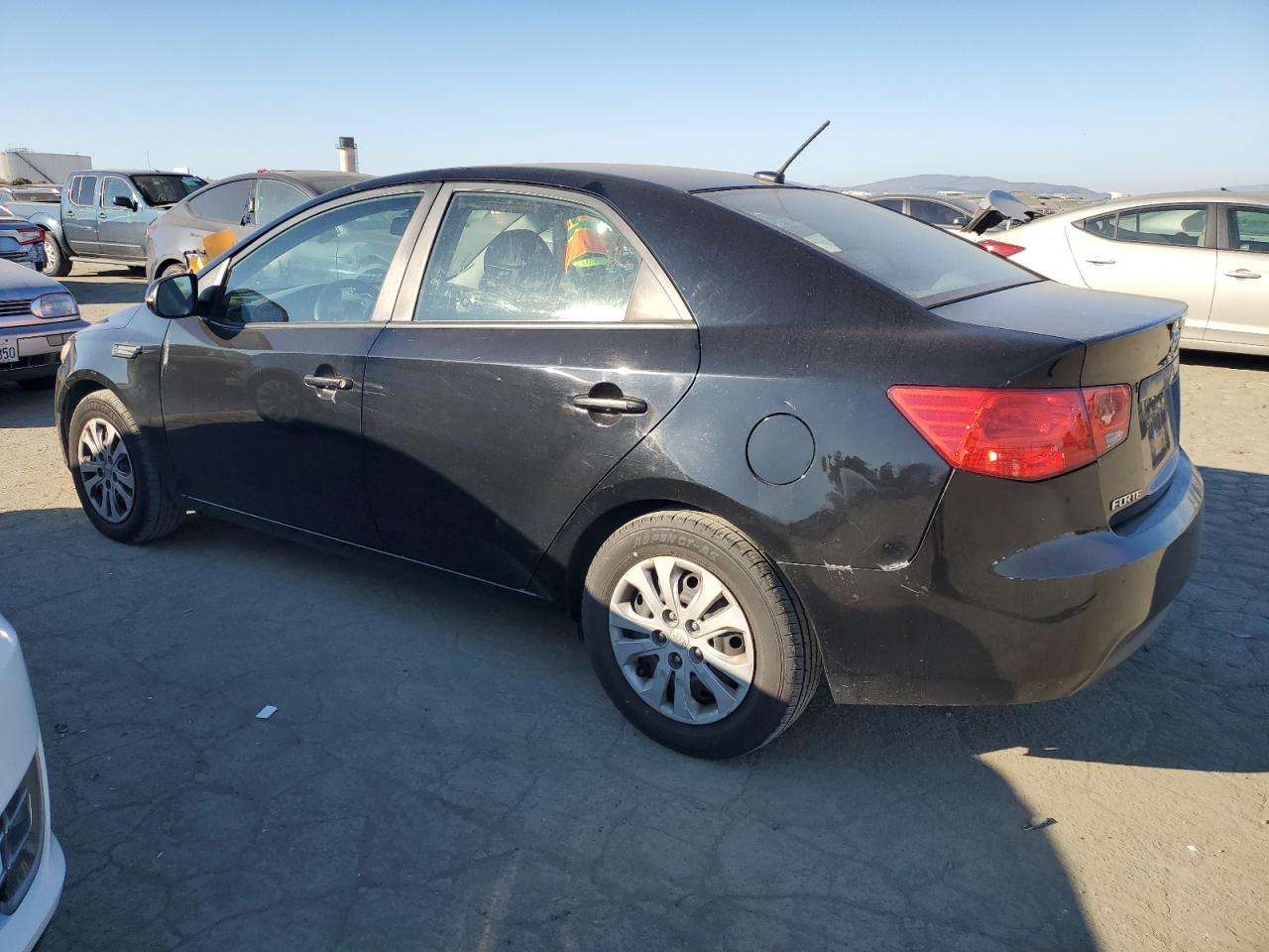2011 KIA FORTE BLACK - Image 2