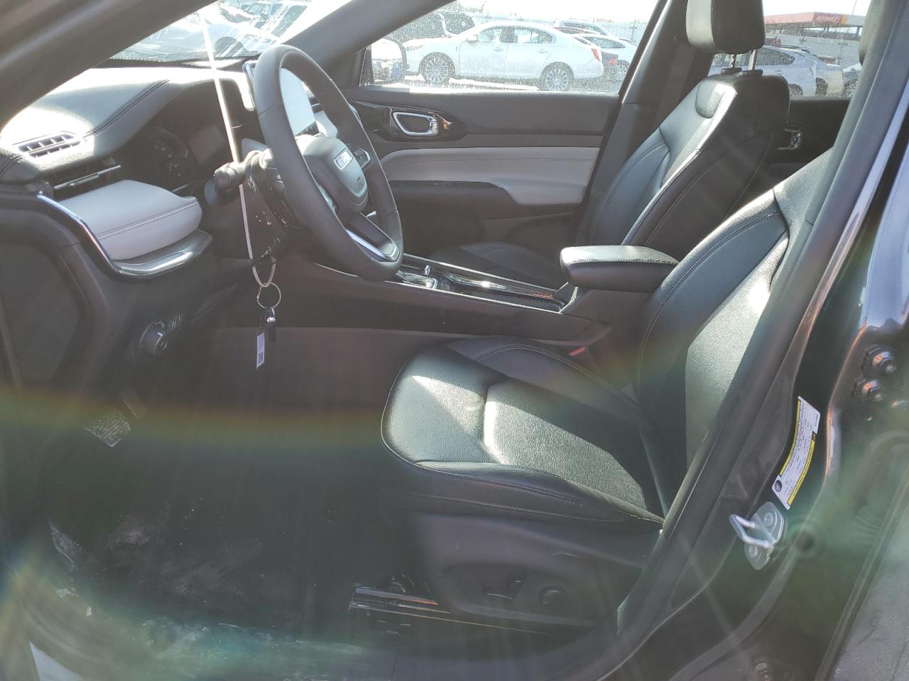 2024 Jeep Compass - Image 7