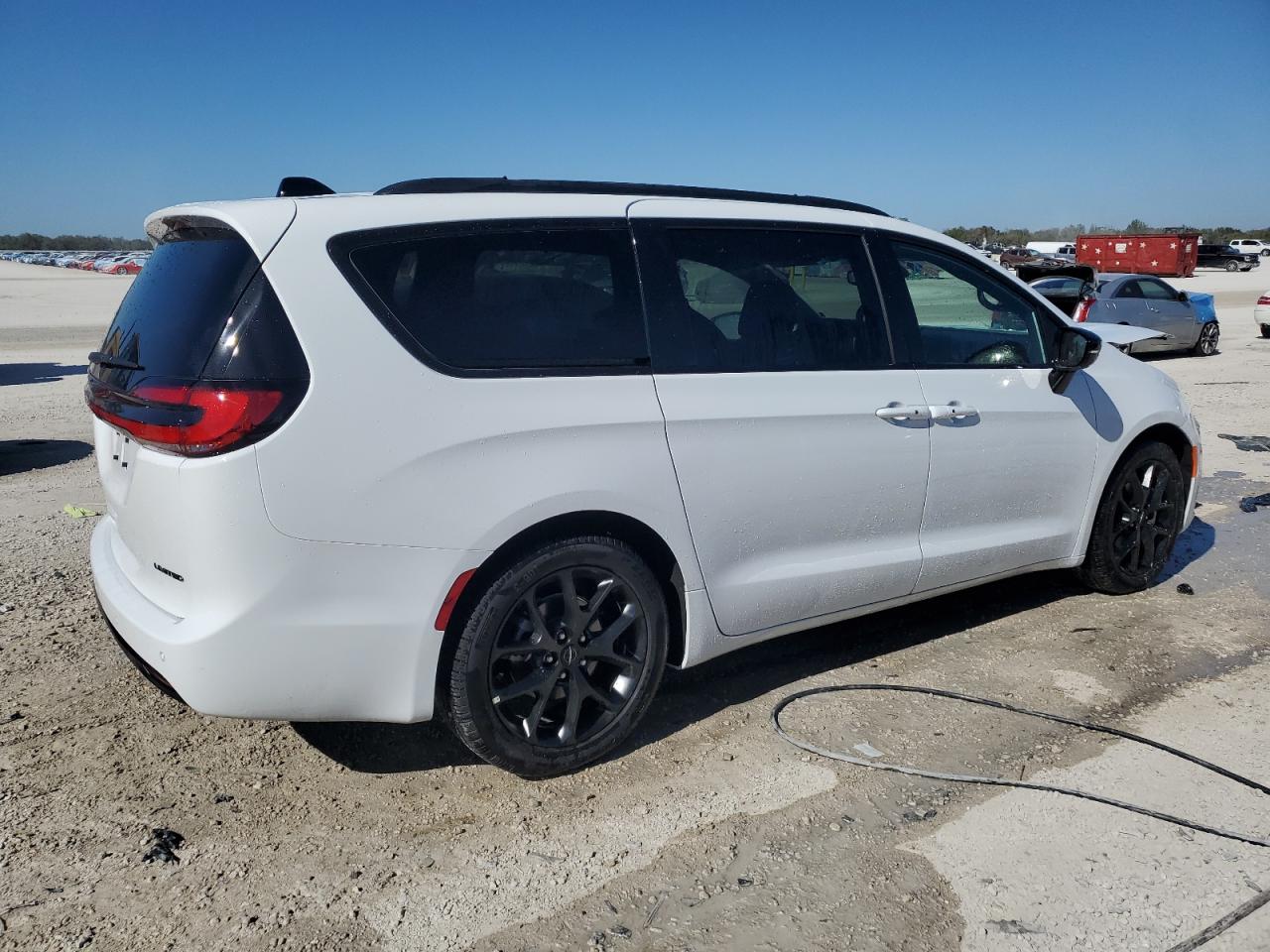 2025 CHRYSLER PACIFICA - Image 3