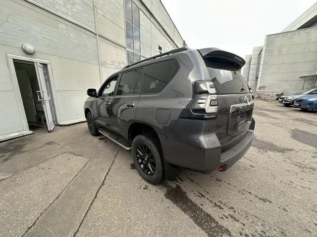 2025 Toyota Land Cruiser Prado - Image 3