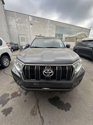 2025 Toyota Land Cruiser Prado - Image 4