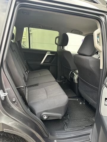 2025 Toyota Land Cruiser Prado - Image 6