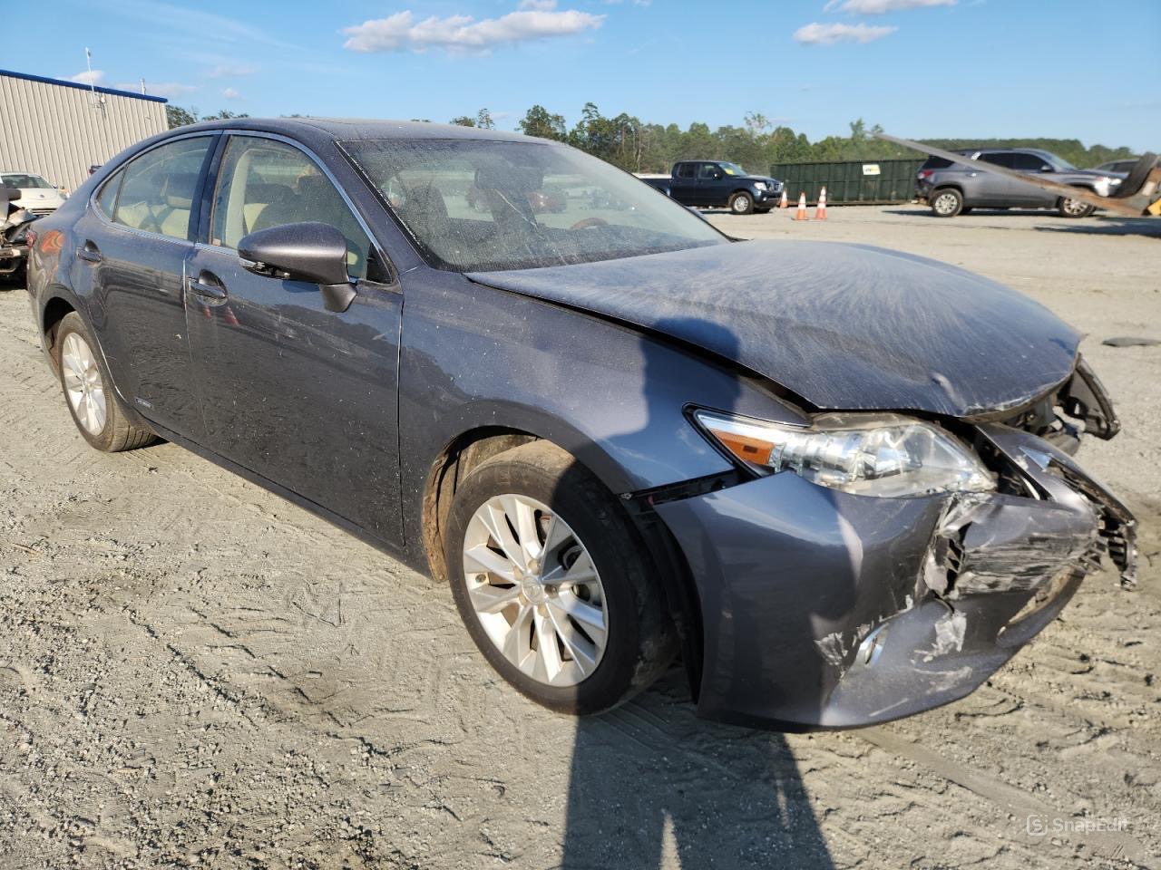 2014 Lexus ES300H - Image 2