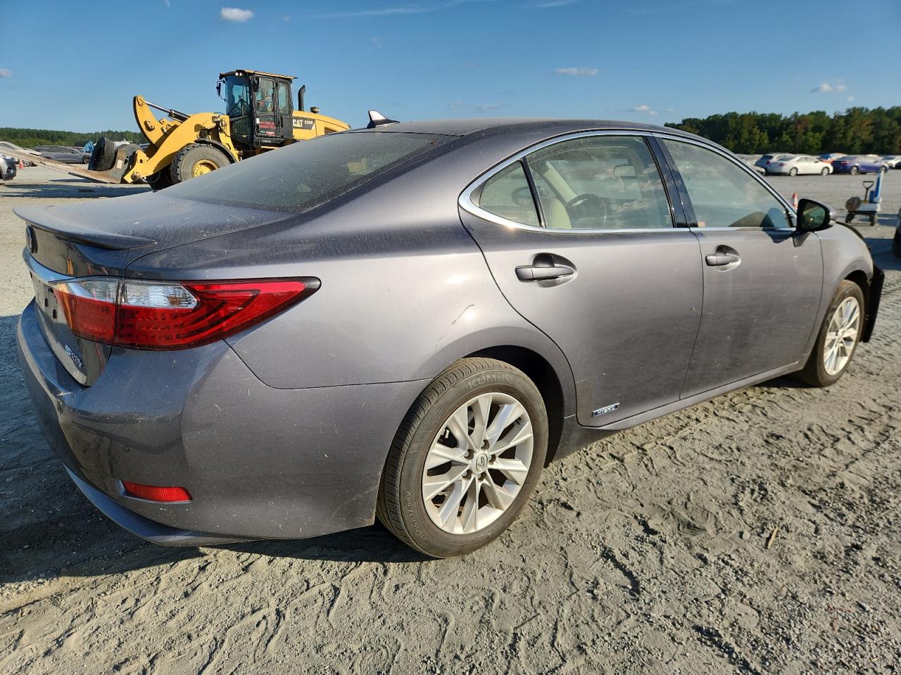 2014 Lexus ES300H - Image 3