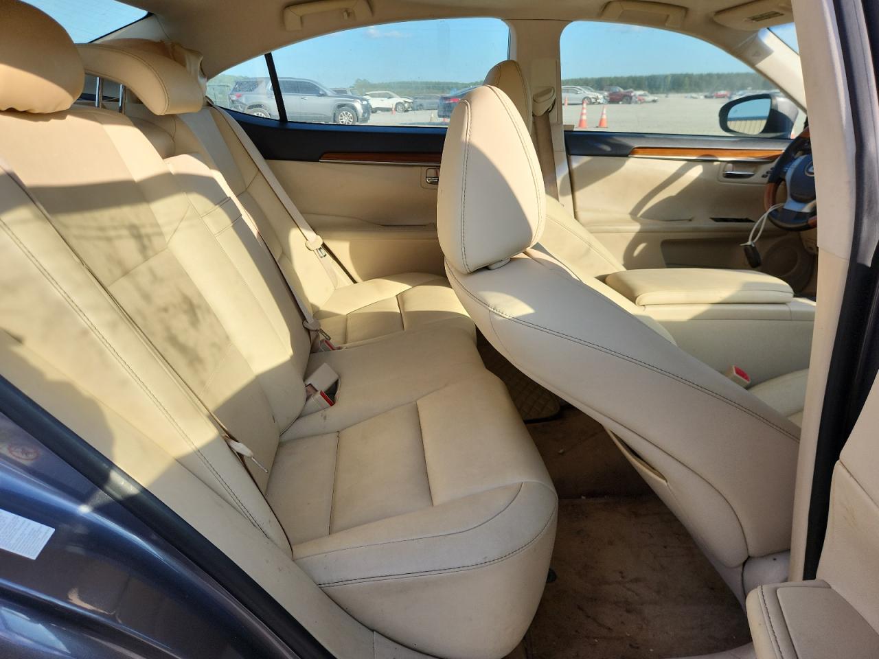 2014 Lexus ES300H - Image 6