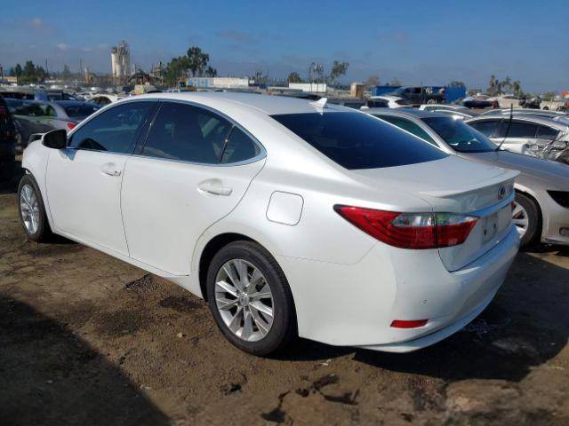 2014 Lexus ES300H - Image 2