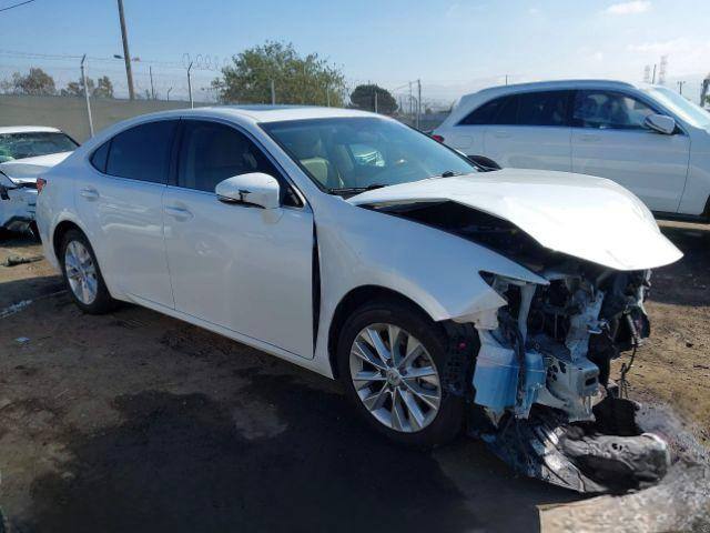 2014 Lexus ES300H - Image 4