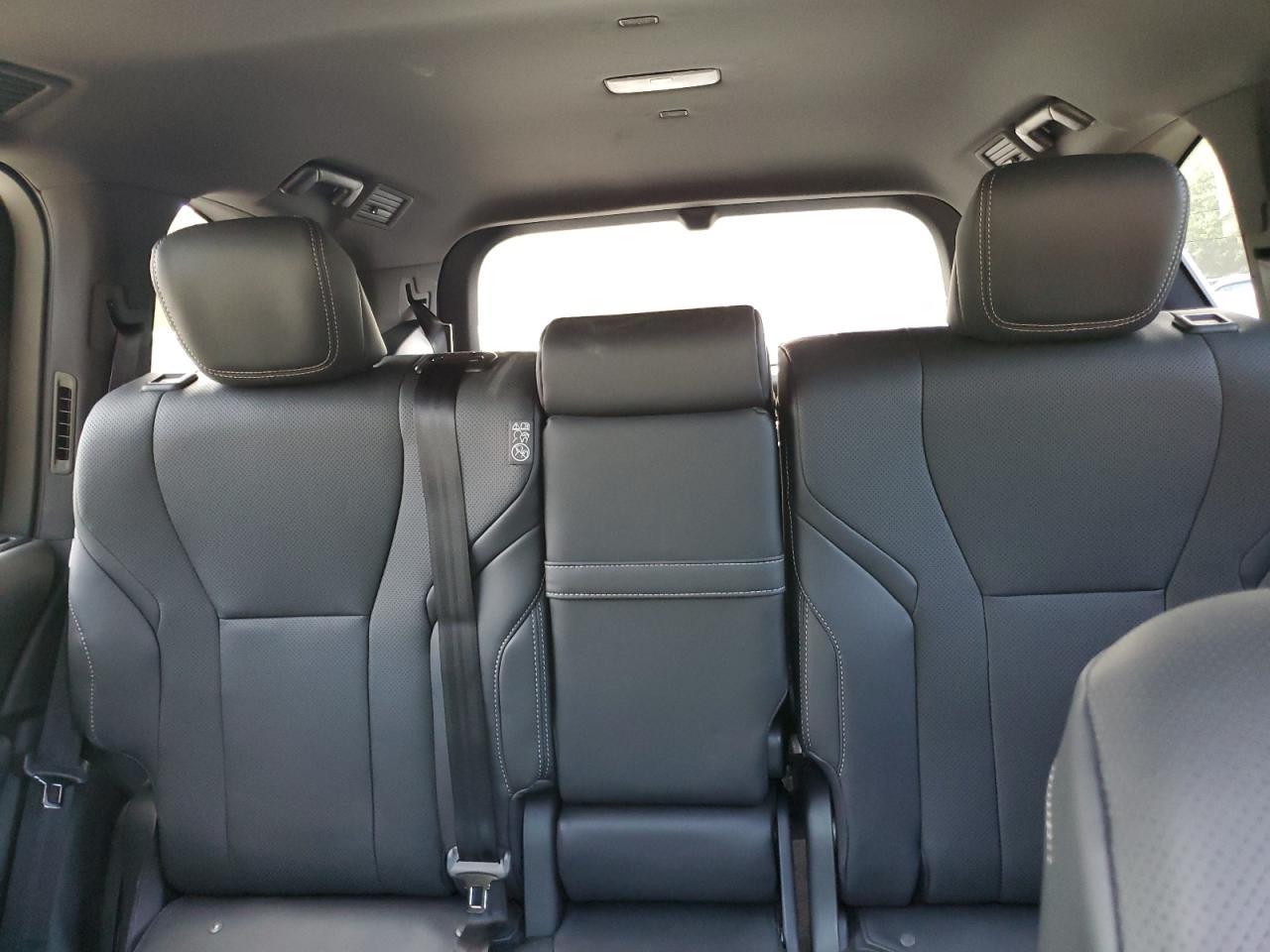 2025 Lexus LX600 - Image 6