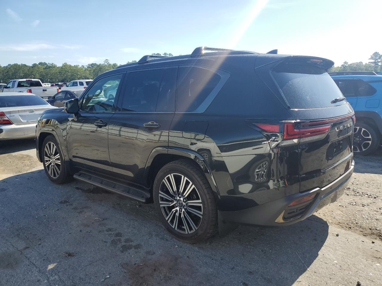 2025 Lexus LX600 - Image 3