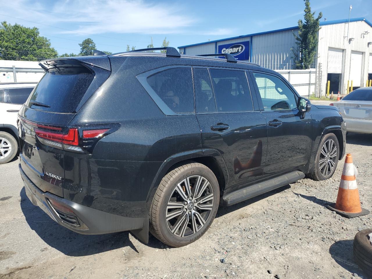 2025 Lexus LX600 - Image 4